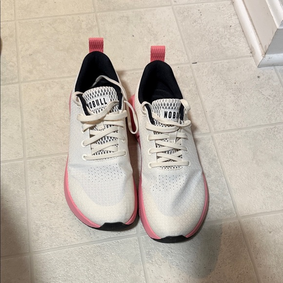 NOBULL Women's Drive RipStop Trainer - Cream Upper with Pink Midsole size 8 - Picture 3 of 6